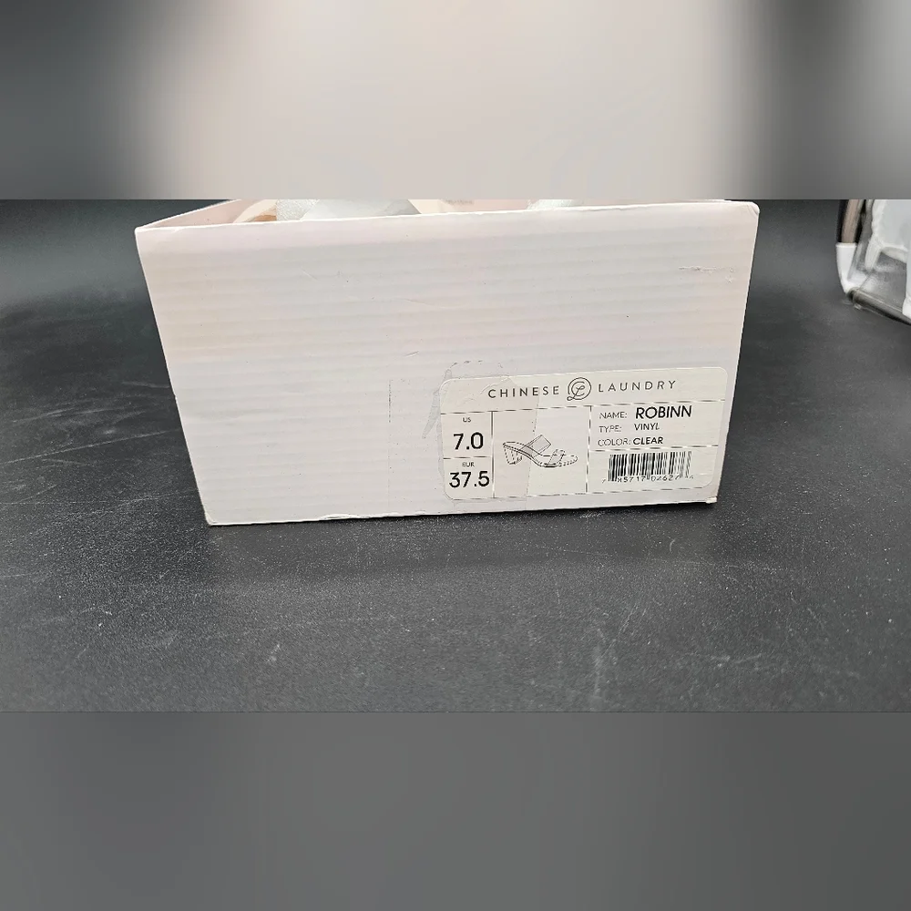 Chinese Laundry ROBINN - Picture 2 of 4